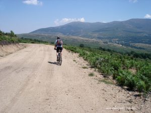 En los ultimos kilometros antes de llegar a Somosierra.