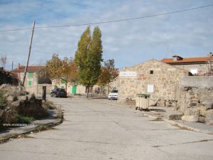 Cruzando Narros del Puerto.