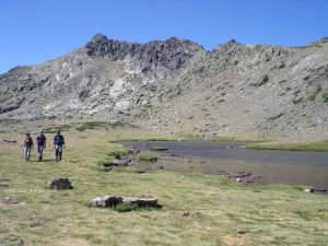 Rodeando la Laguna de los Pájaros.