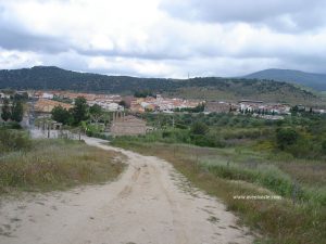 Imagen de San Román de los Montes desde la zona de la Ermita del Buen Camino.