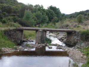 Puente sobre el Arroyo de Marrupejo.
