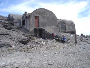 Refugio Elorrieta en ruinas.