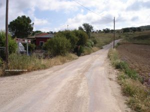 Los primeros metros vamos por la vía verde del Tajuña, hasta el cruce donde comienza la vía verde de los 40 días.